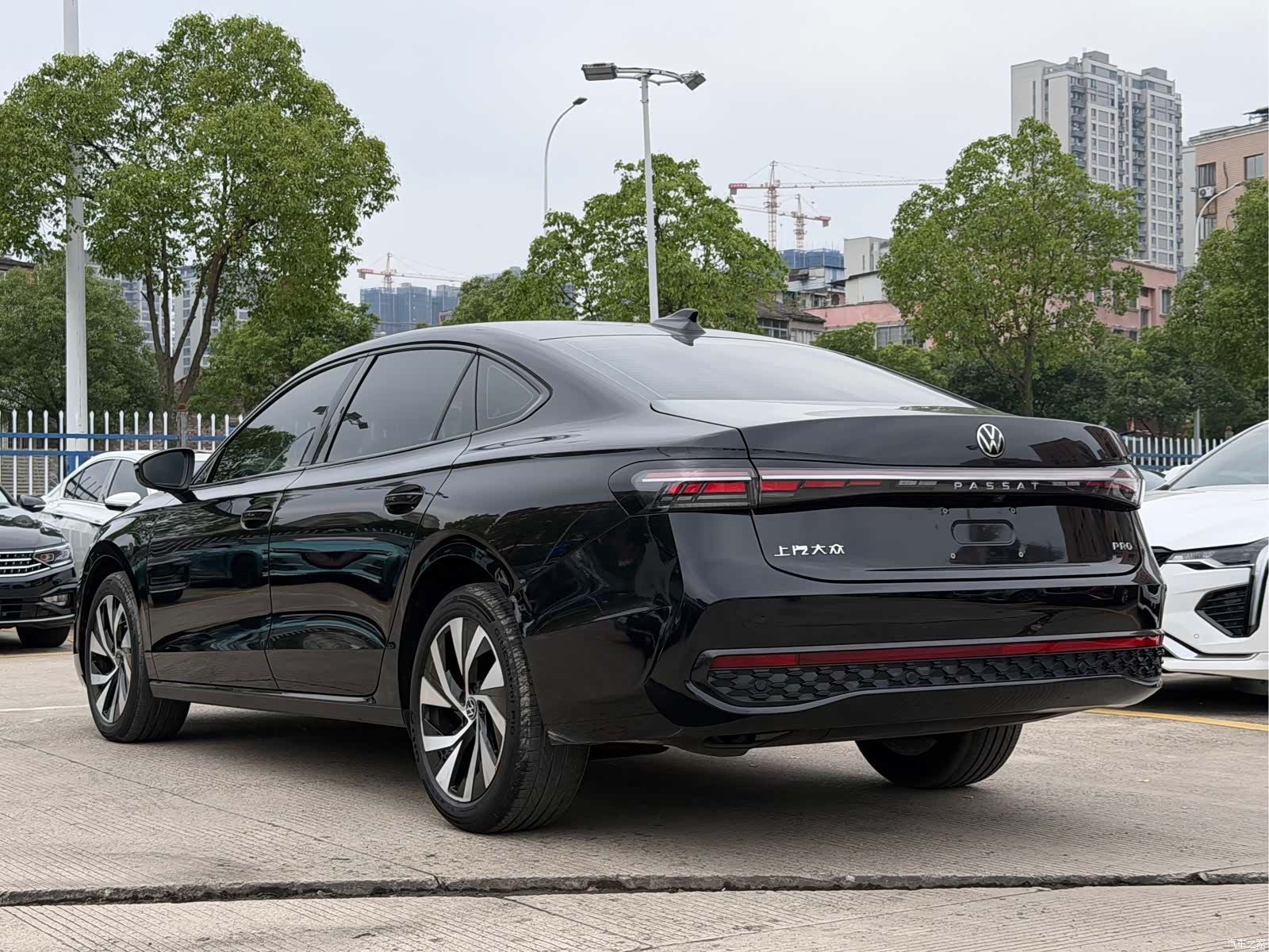 Volkswagen Passat, 2025 4