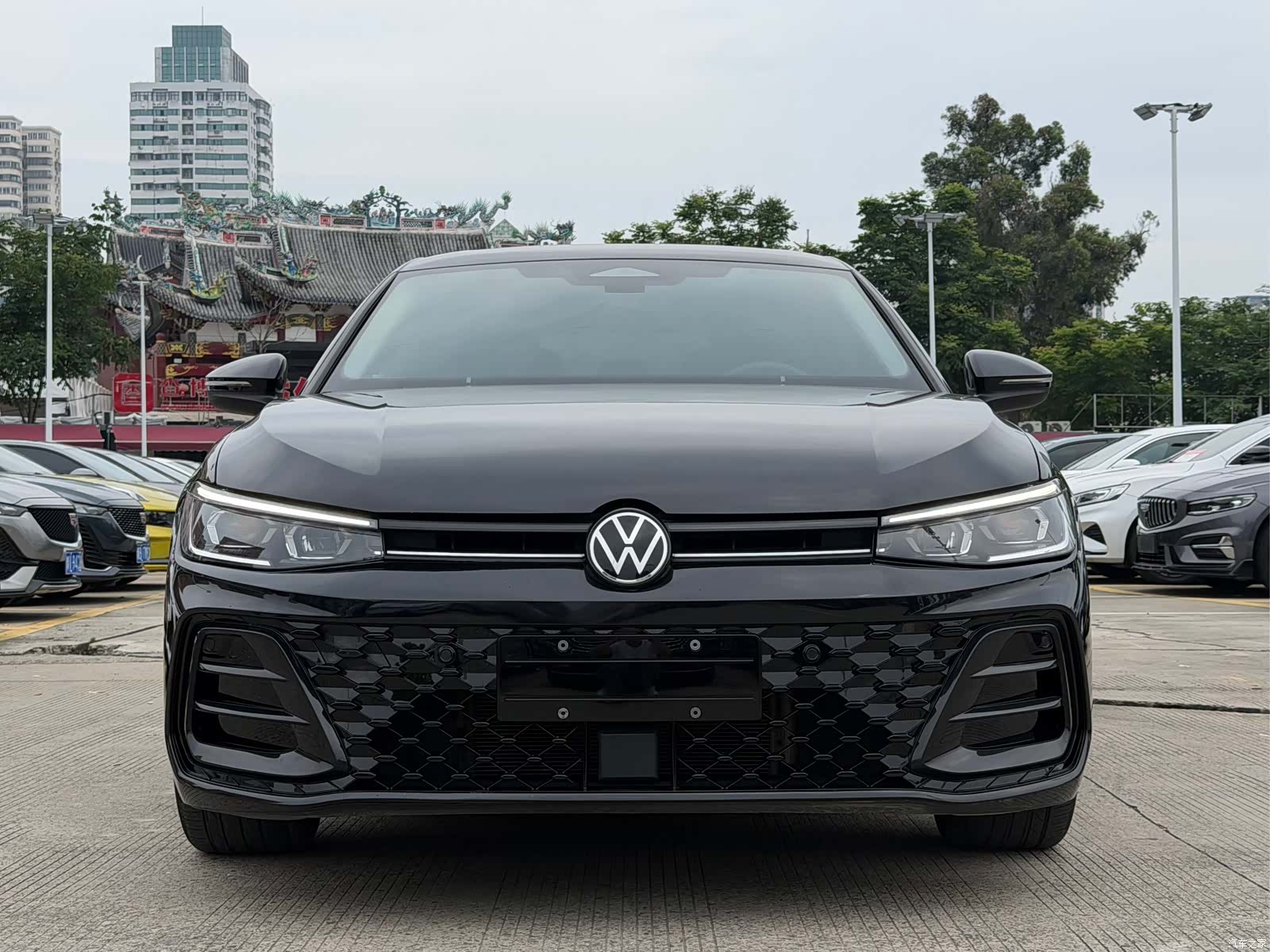 Volkswagen Passat, 2025 2