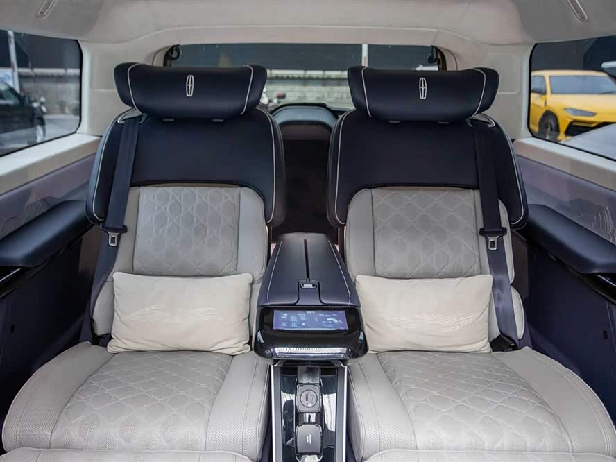 Lincoln Navigator One