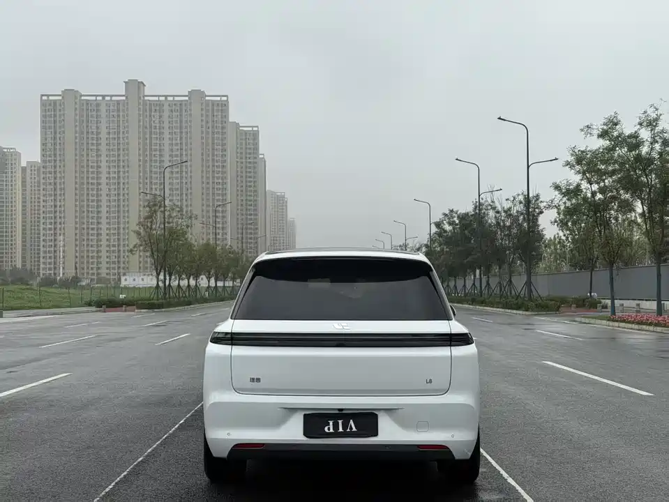 Li Auto Ideal L8