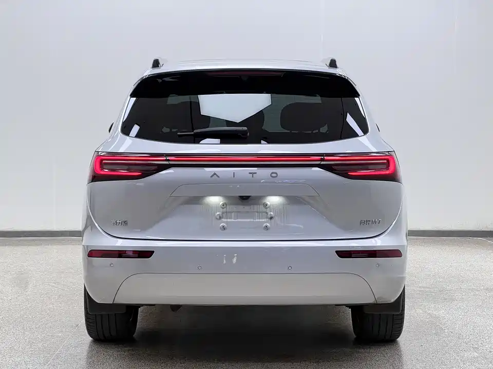 AITO Ask the world M7