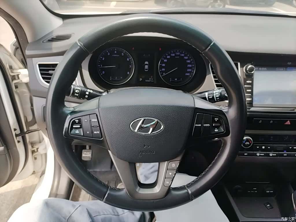 Hyundai DLX, 2016 11