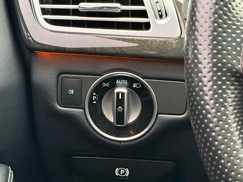 Mercedes-Benz CLS Mercedes-Benz CLS