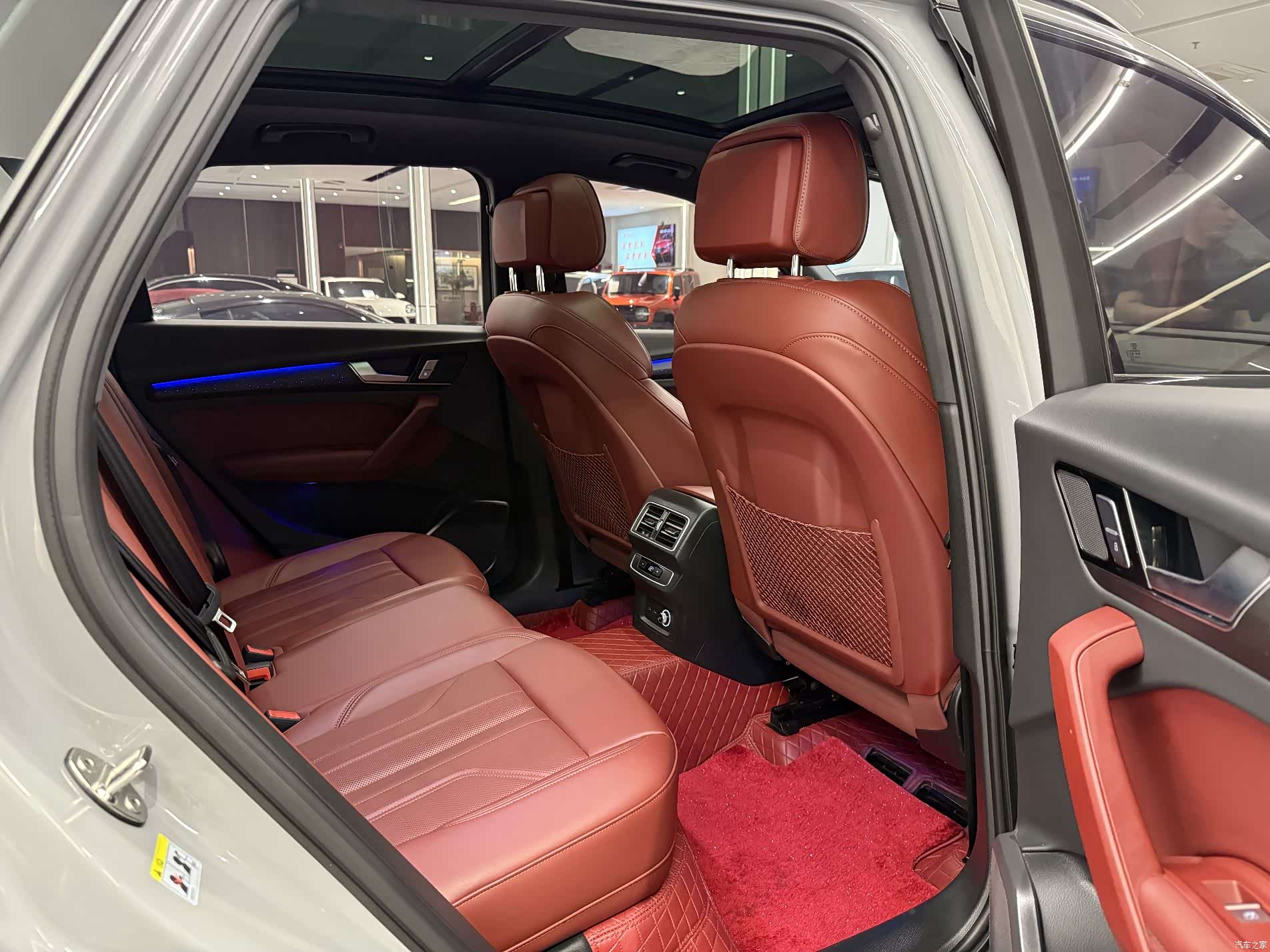 Audi Q5L, 2025 9