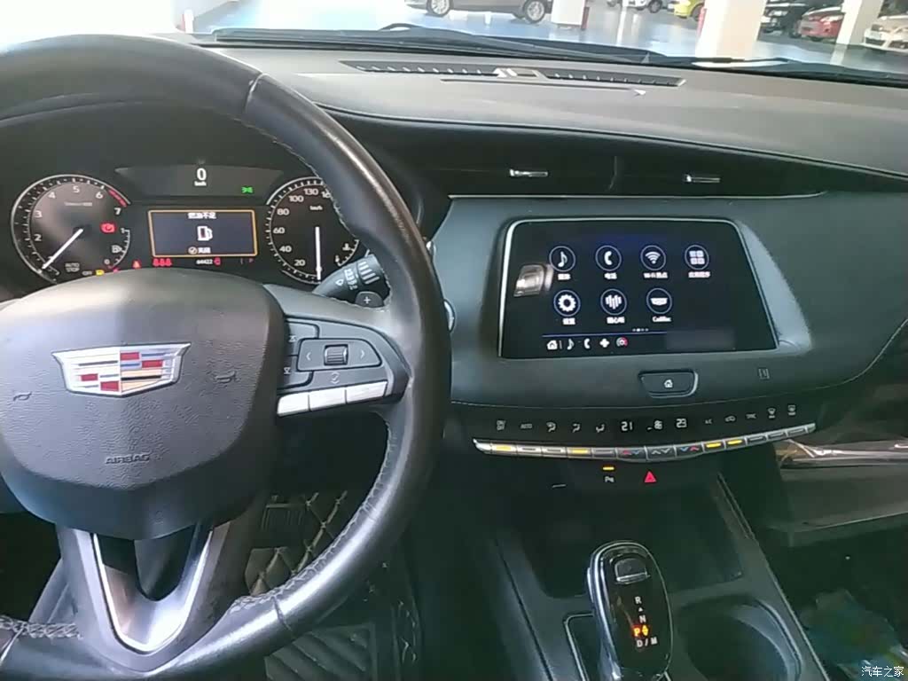 Cadillac XT4, 2020 10