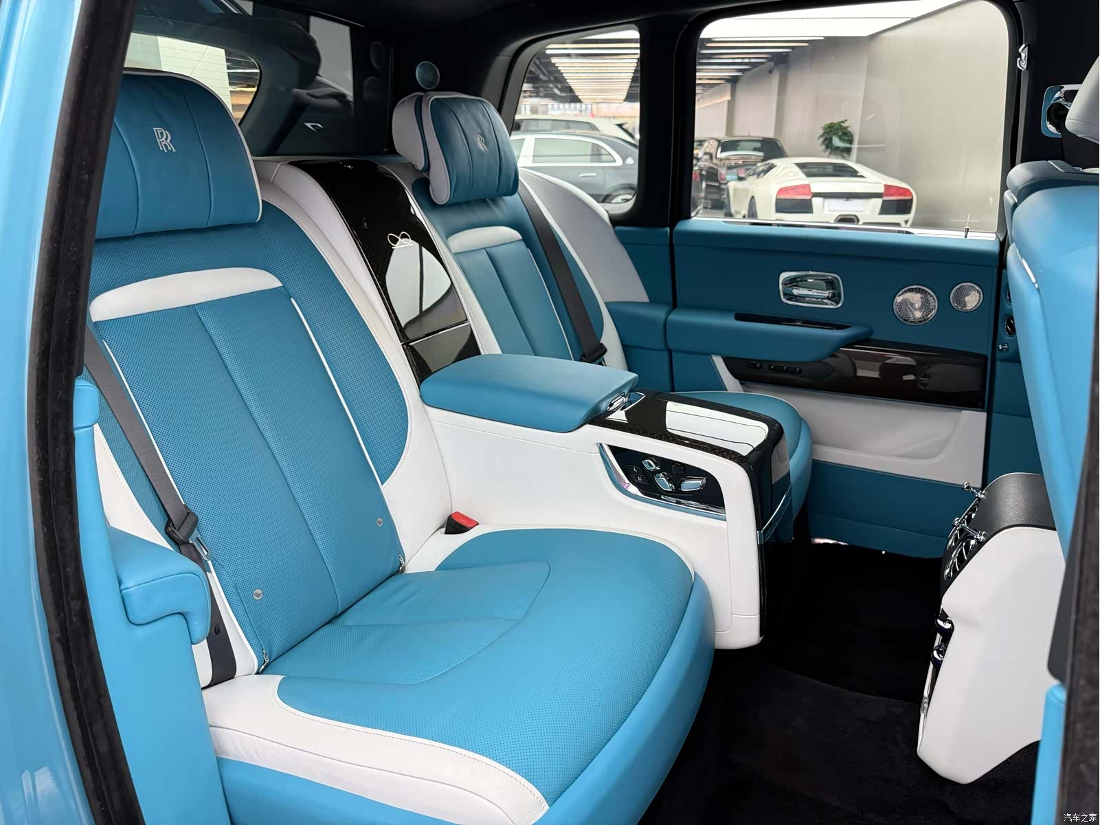 Rolls-Royce Cullinan, 2022 9