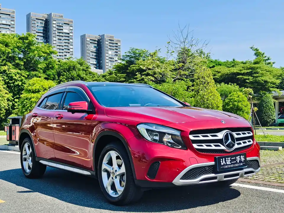 Mercedes-Benz GLA Mercedes-Benz GLA