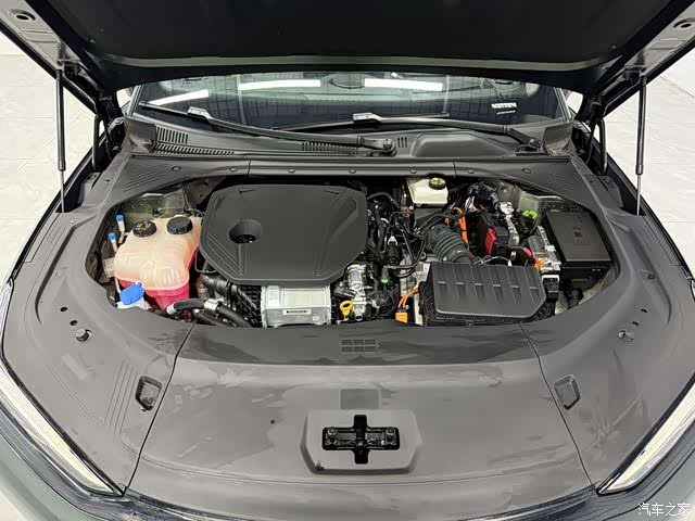 Geely 8, 2025 20