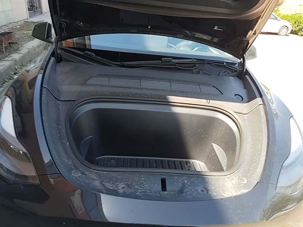 Tesla Model Y, 2024 20