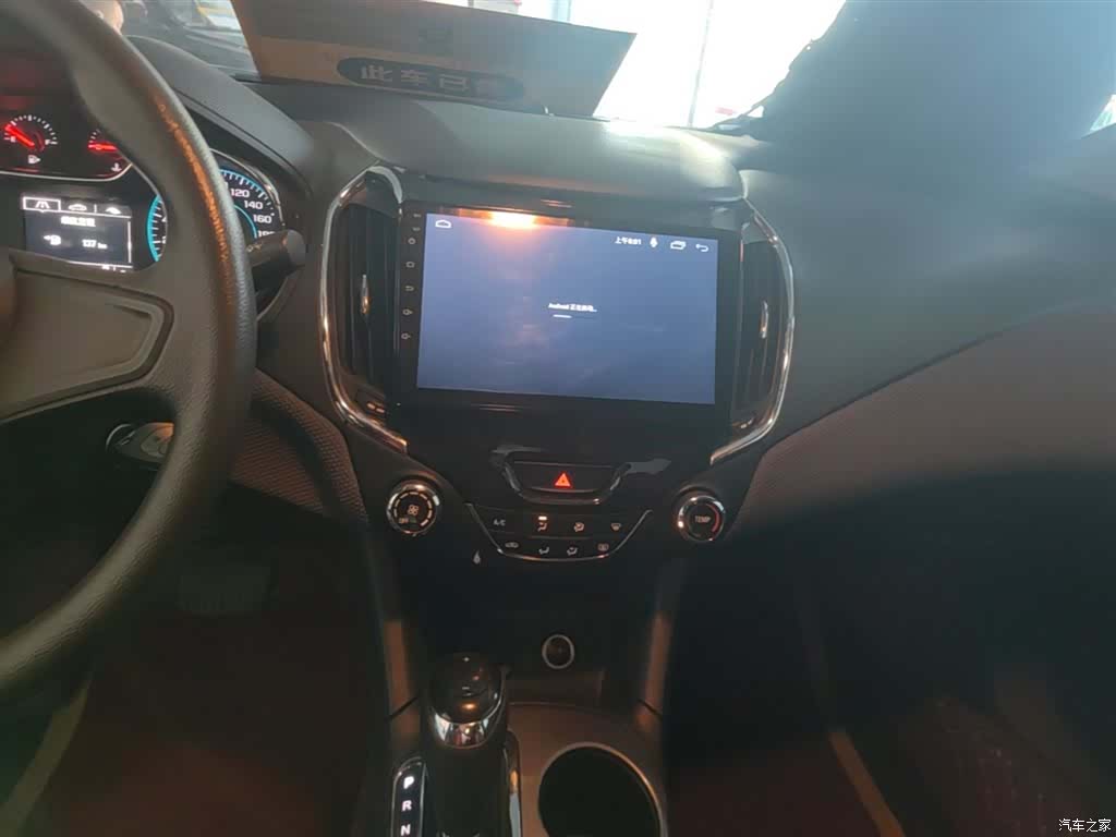 Chevrolet 320, 2018 13