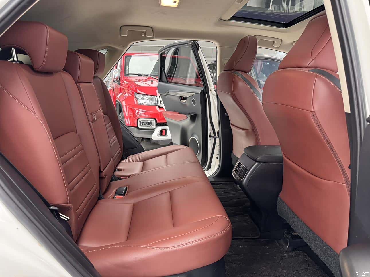 Lexus NX, 2015 13
