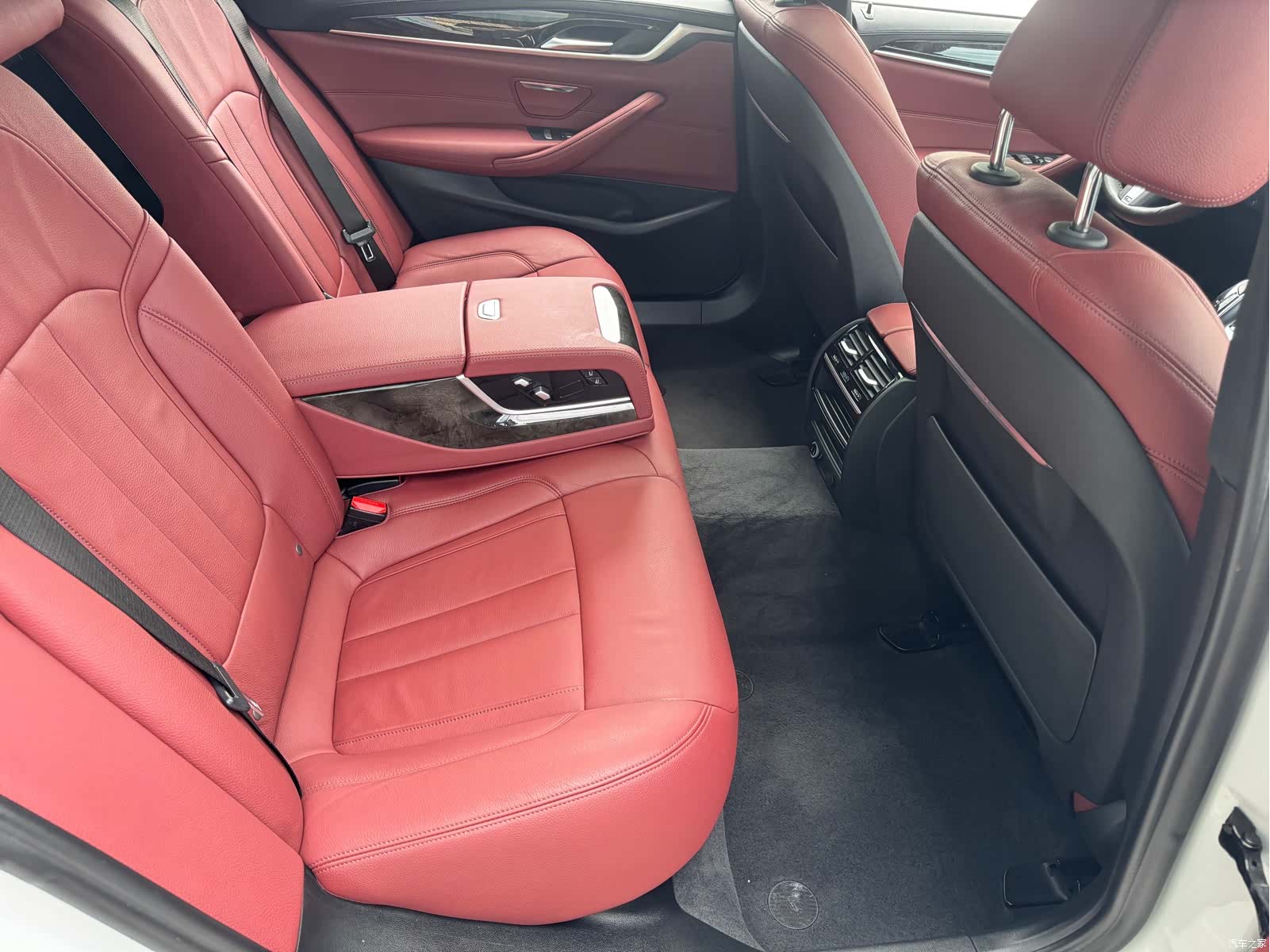 BMW 5 Series, 2019 9