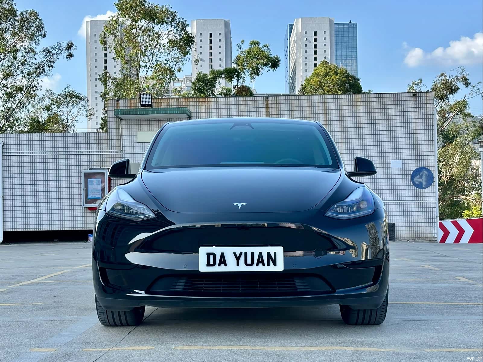 Tesla Model Y, 2023 2