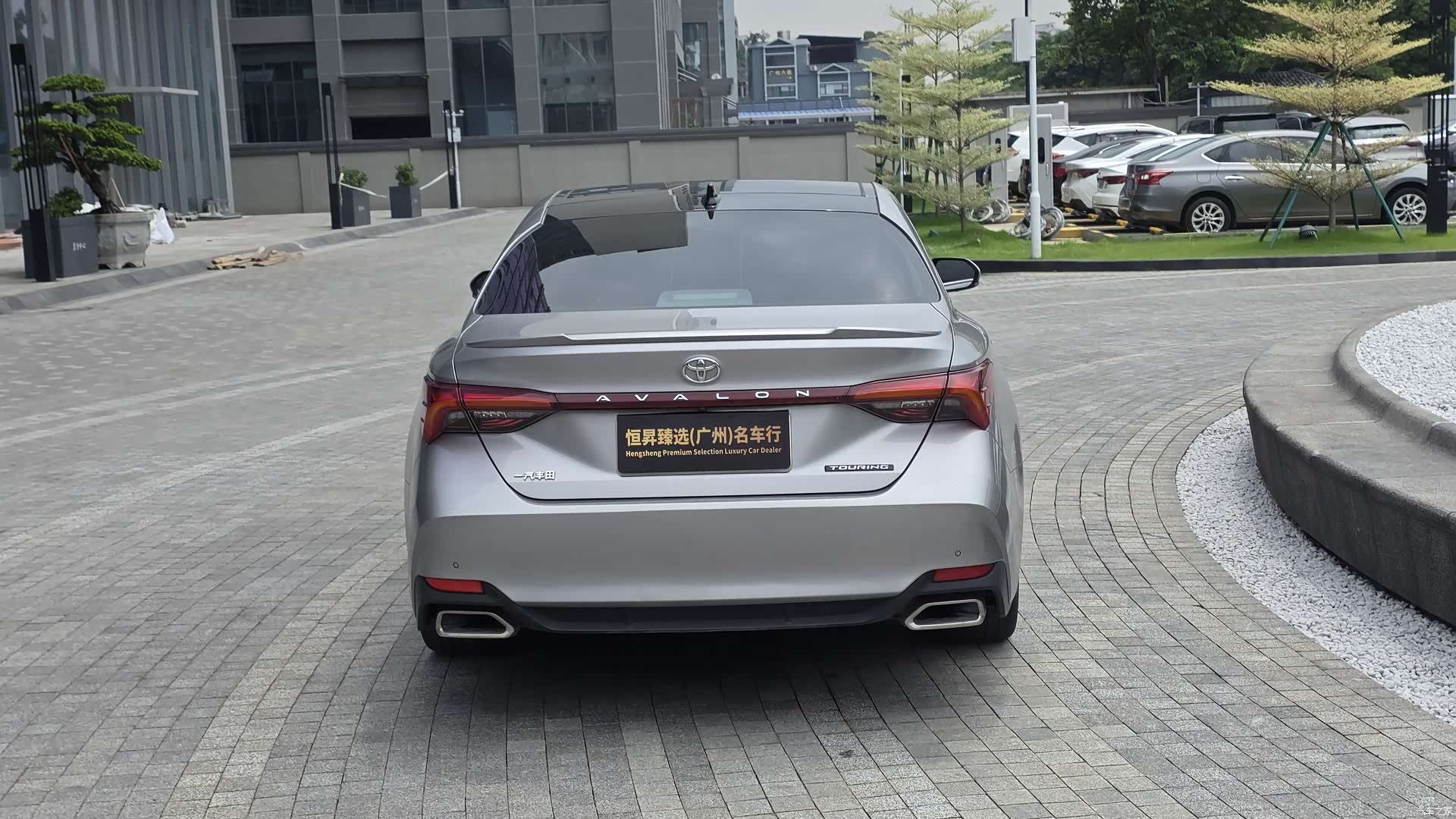 Toyota Avalon, 2019 все фото