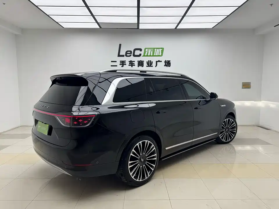 AITO Ask the world M9