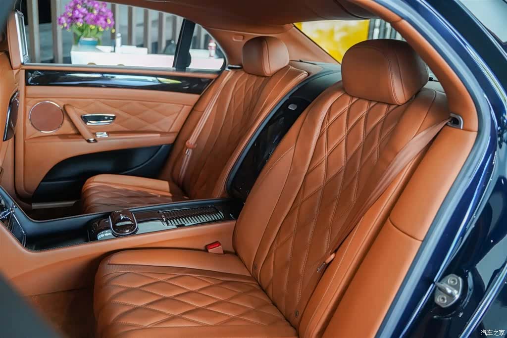 Bentley Flying Spur, 2016 12