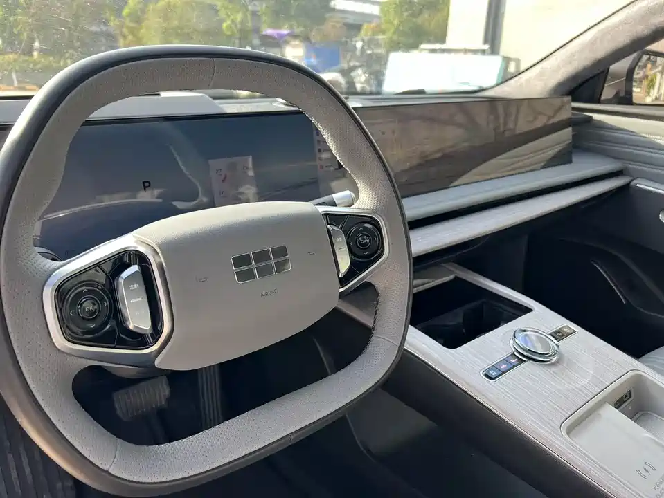 Geely Galaxy Galaxy E8