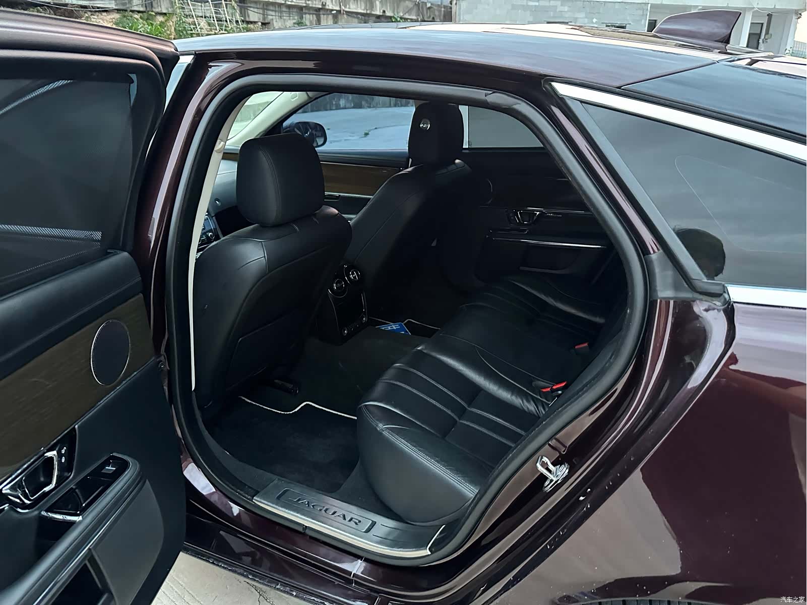 Jaguar XJ, 2018 все фото
