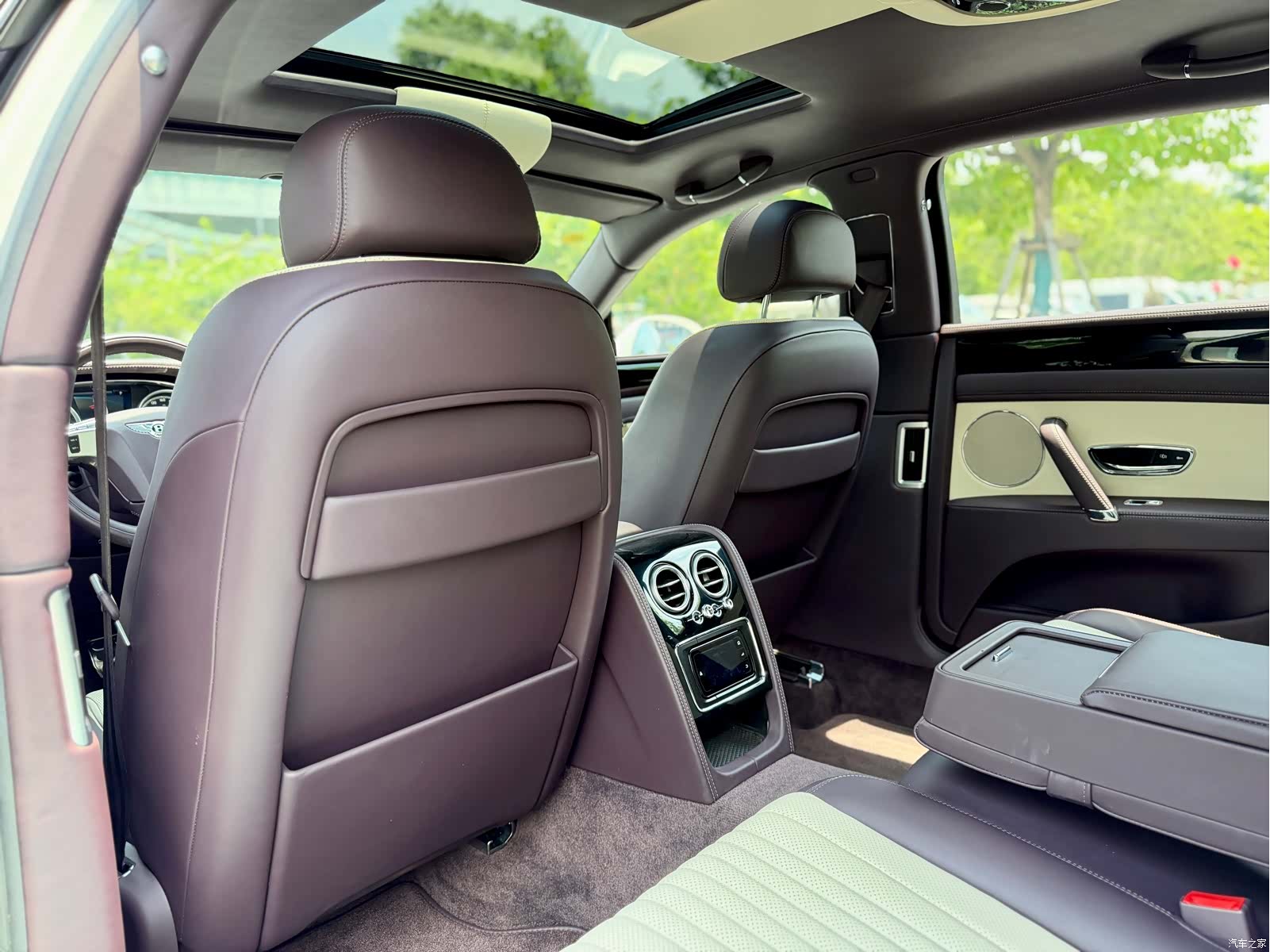 Bentley Flying Spur, 2020 14