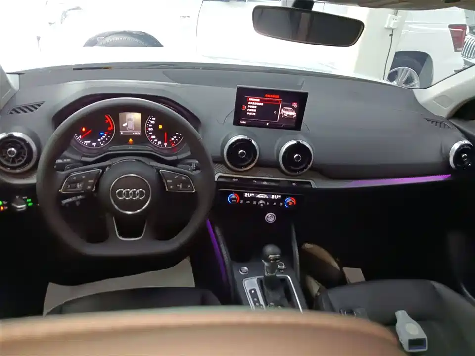 Audi Q2L Audi Q2L