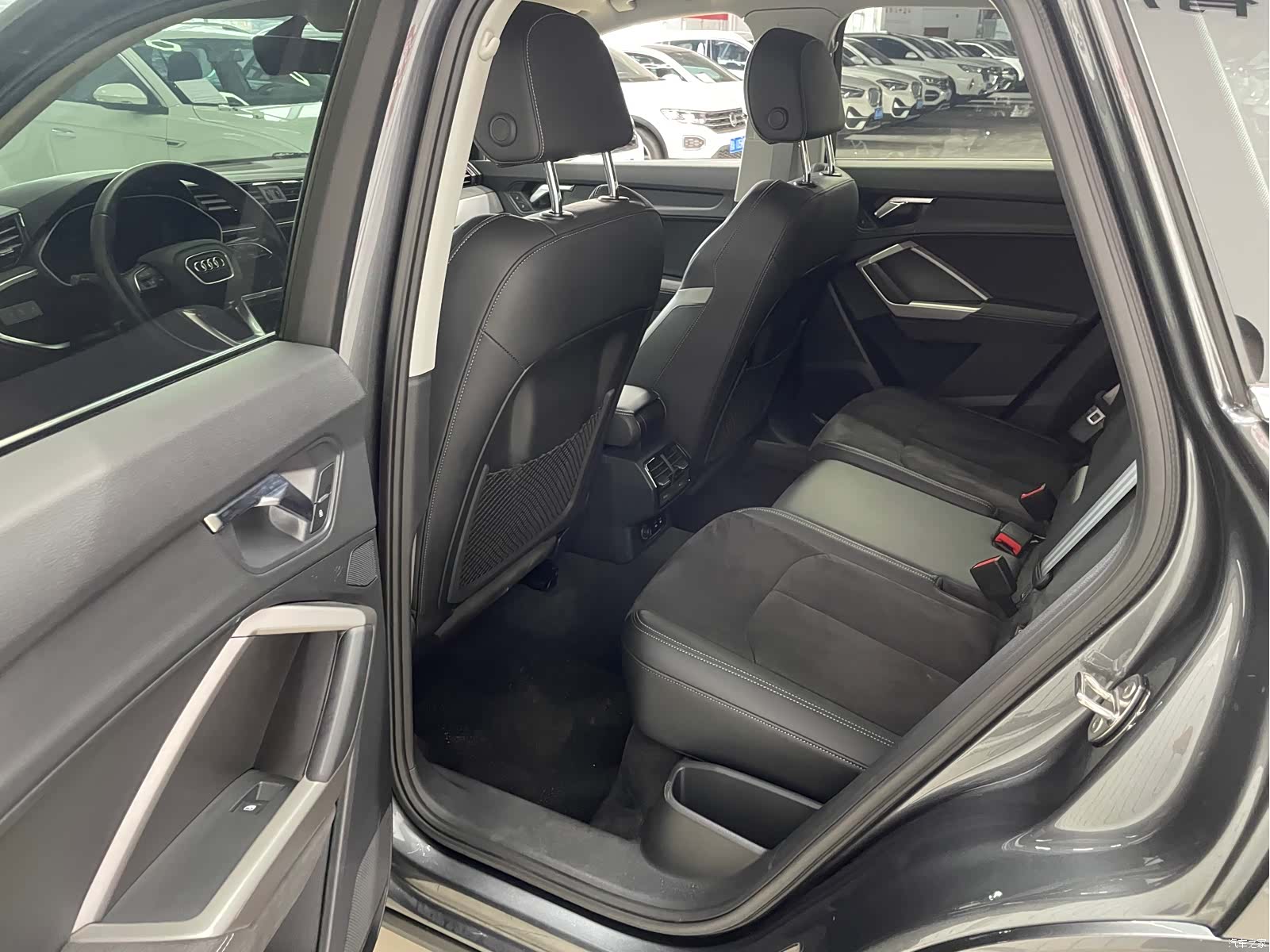 Audi Q3, 2022 9