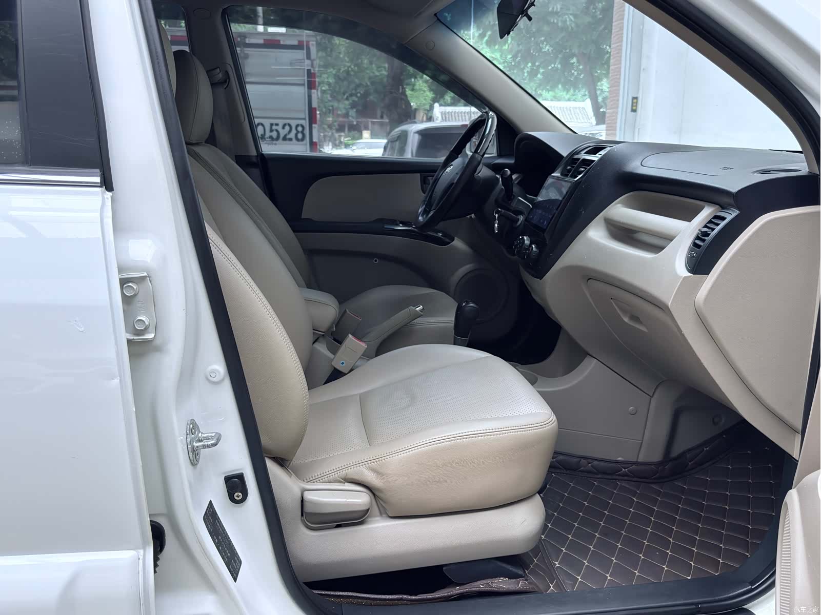 Kia GL, 2013 8