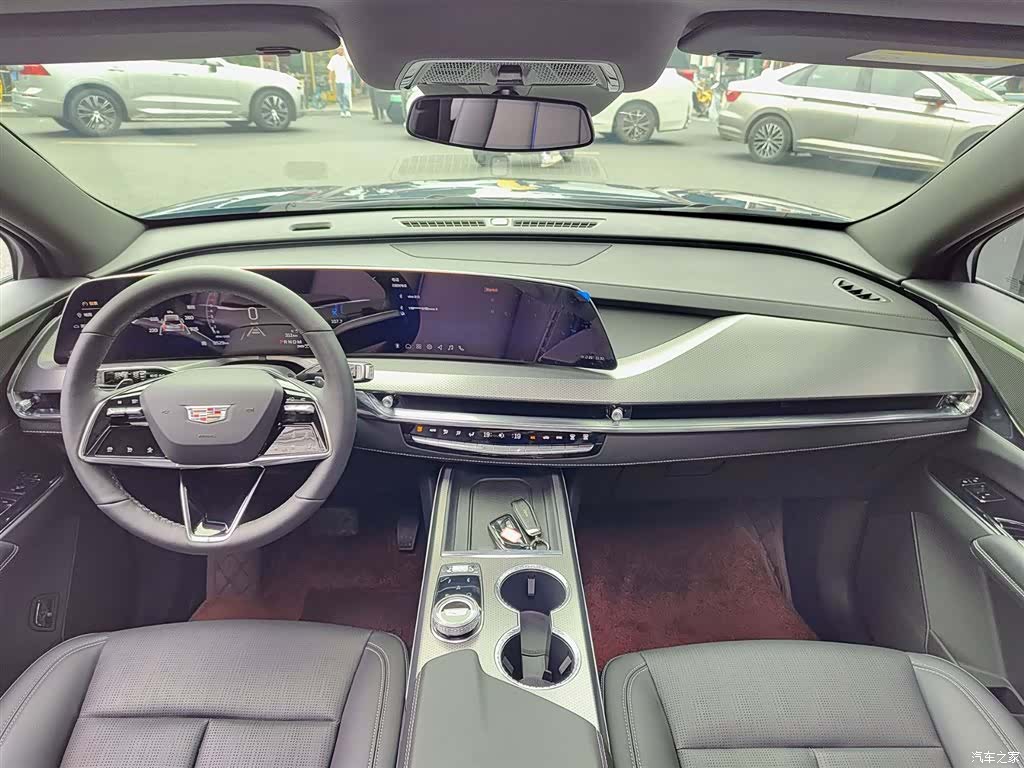 Cadillac XT5, 2025 10