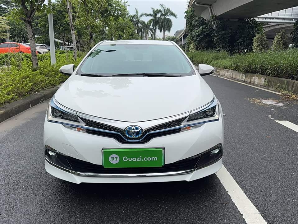Toyota Corolla dual engine E+ Toyota Corolla dual engine E+