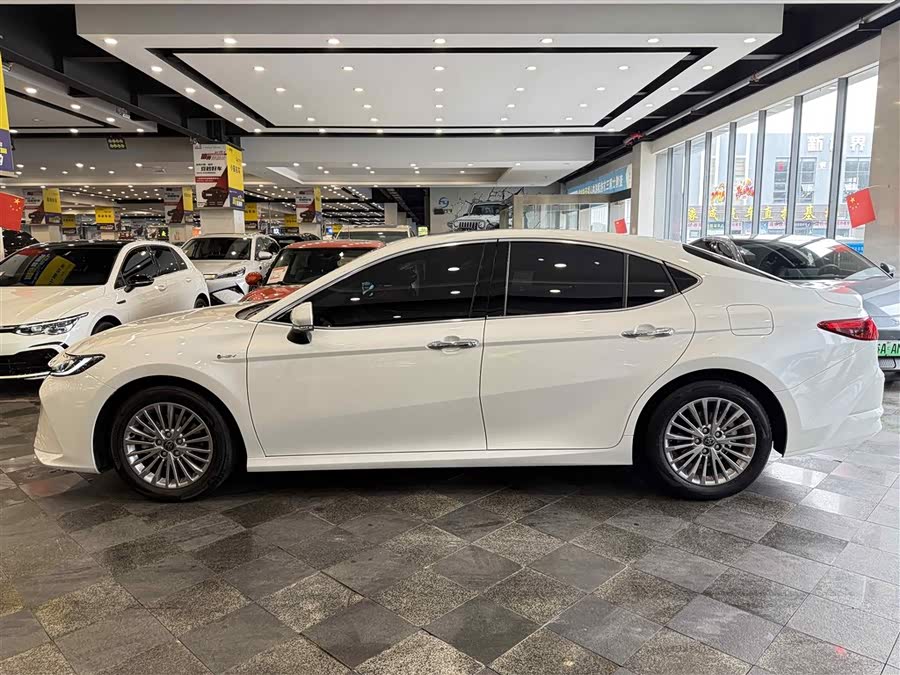 Toyota Camry 2025, фото 11
