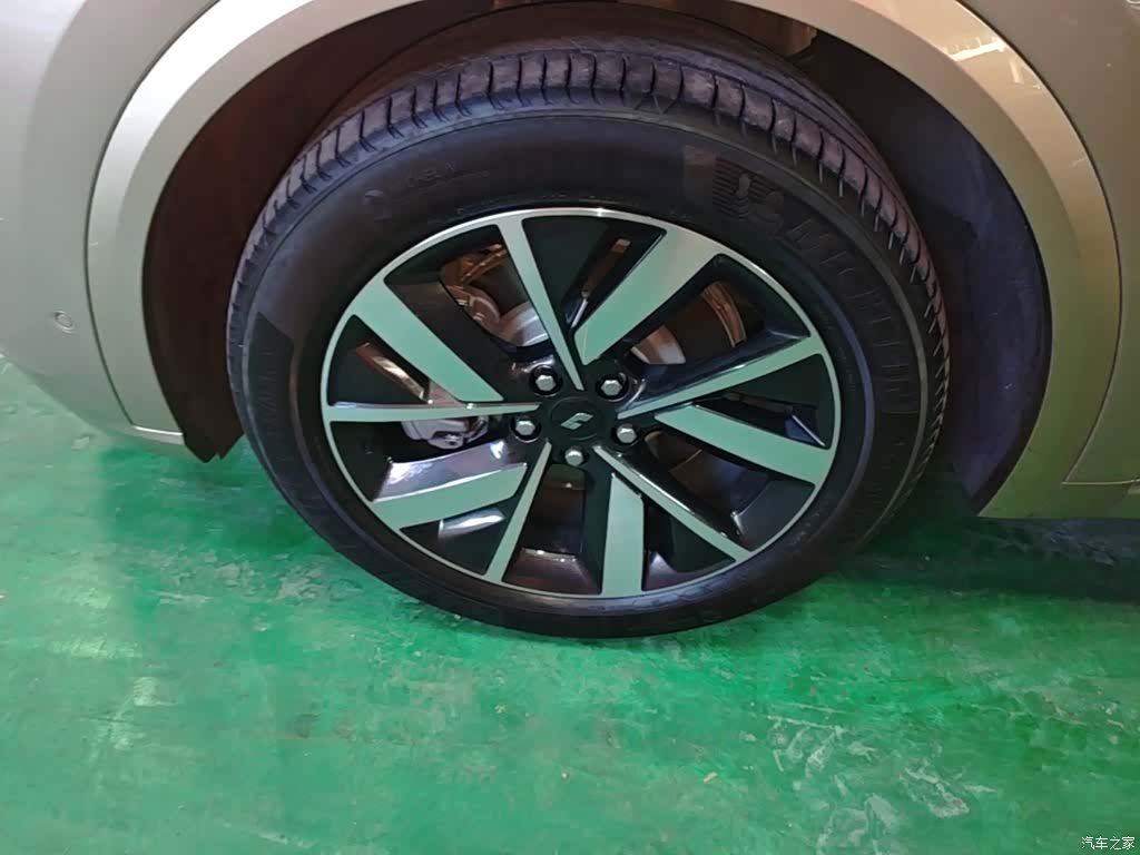 Li Auto L8, 2024 23