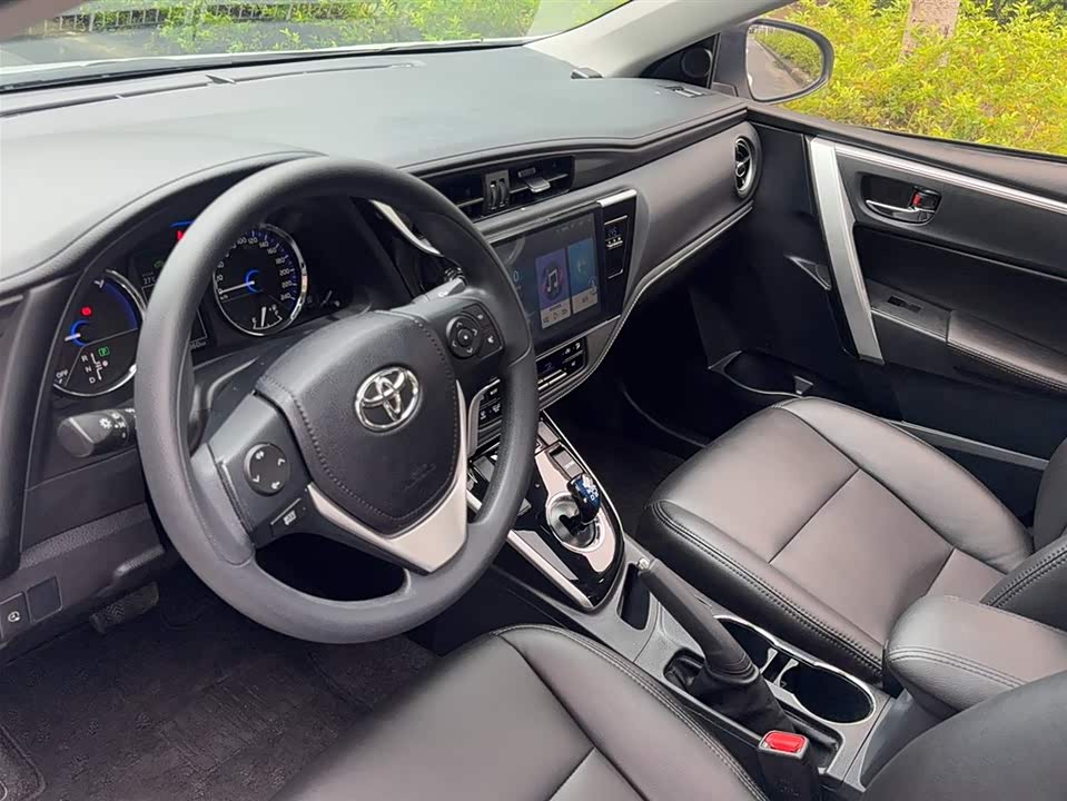 Toyota Corolla dual engine E+ Toyota Corolla dual engine E+