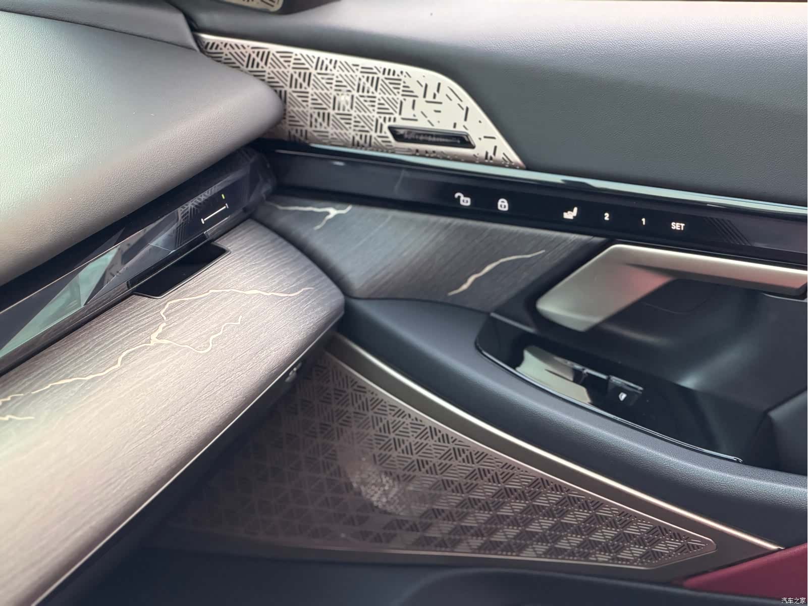 BMW 5 Series, 2024 33