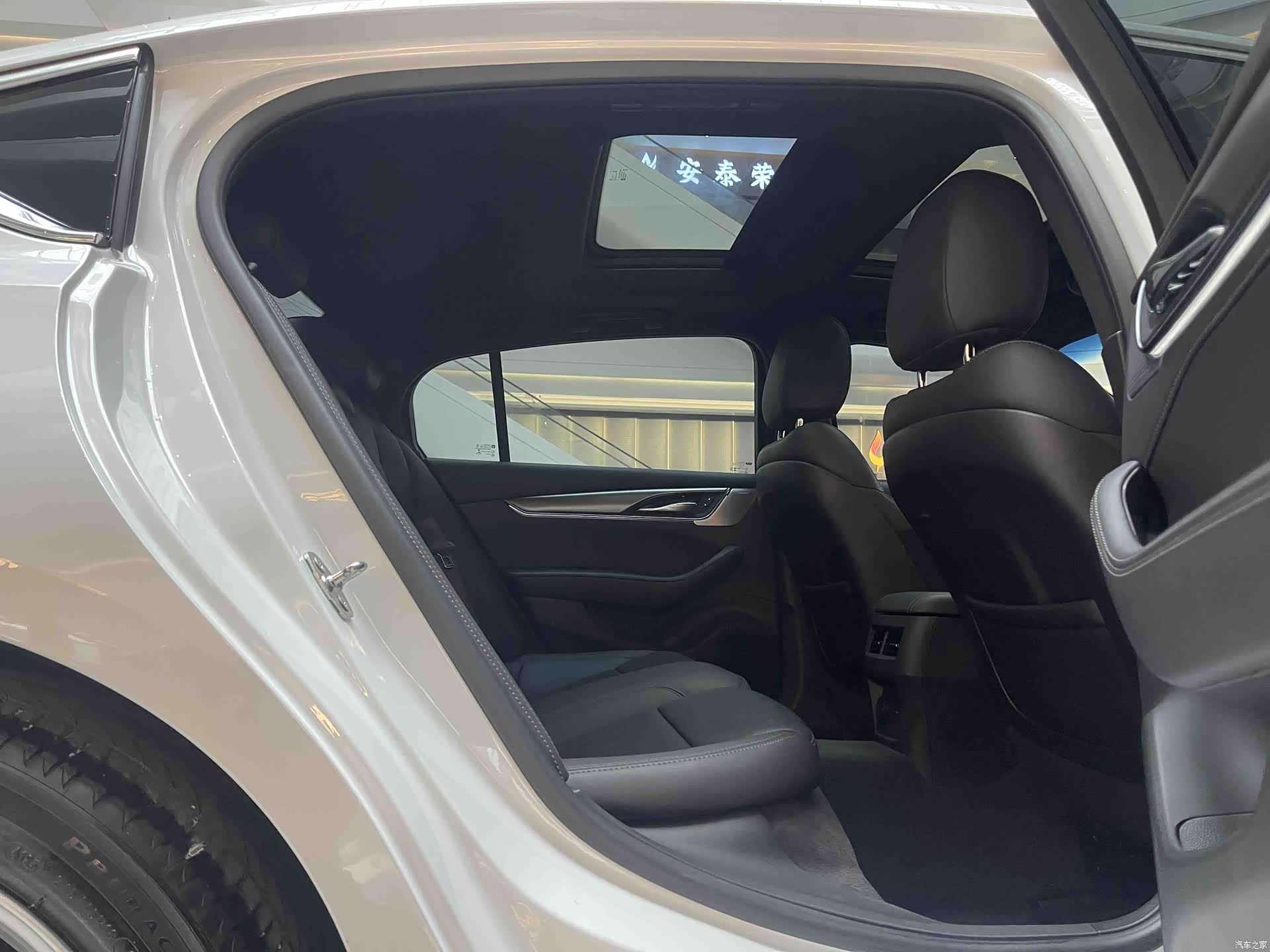 Cadillac CT5, 2024 9