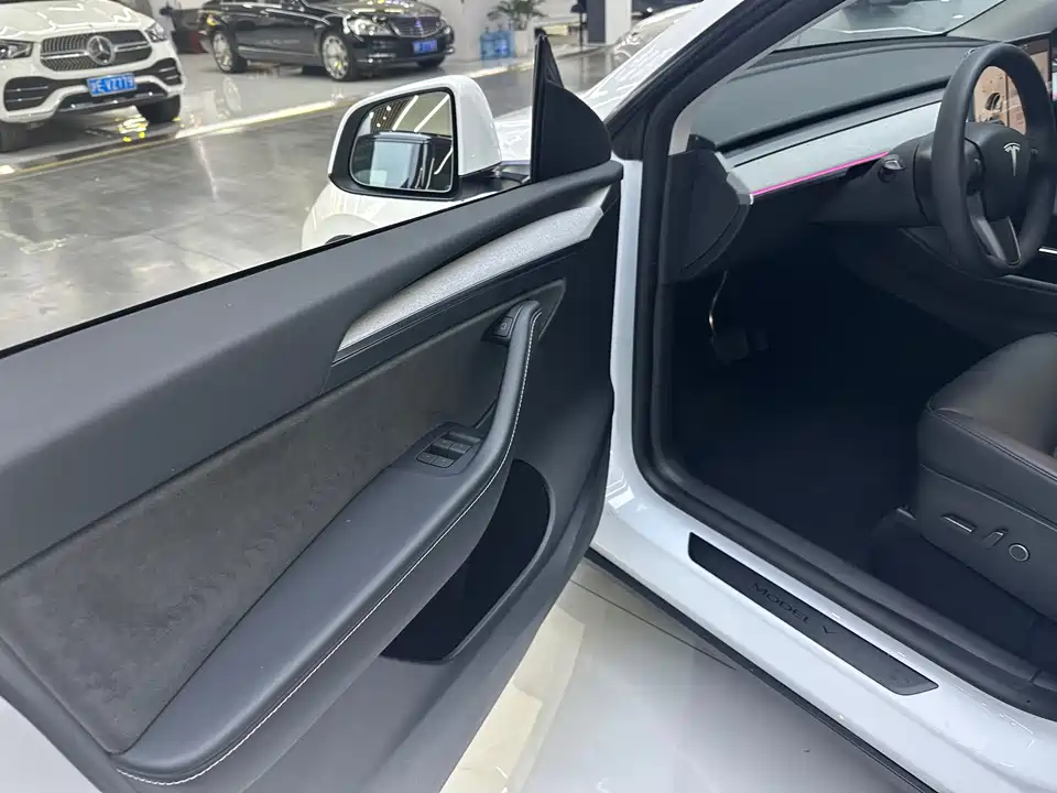 Tesla Model Y Tesla Model Y