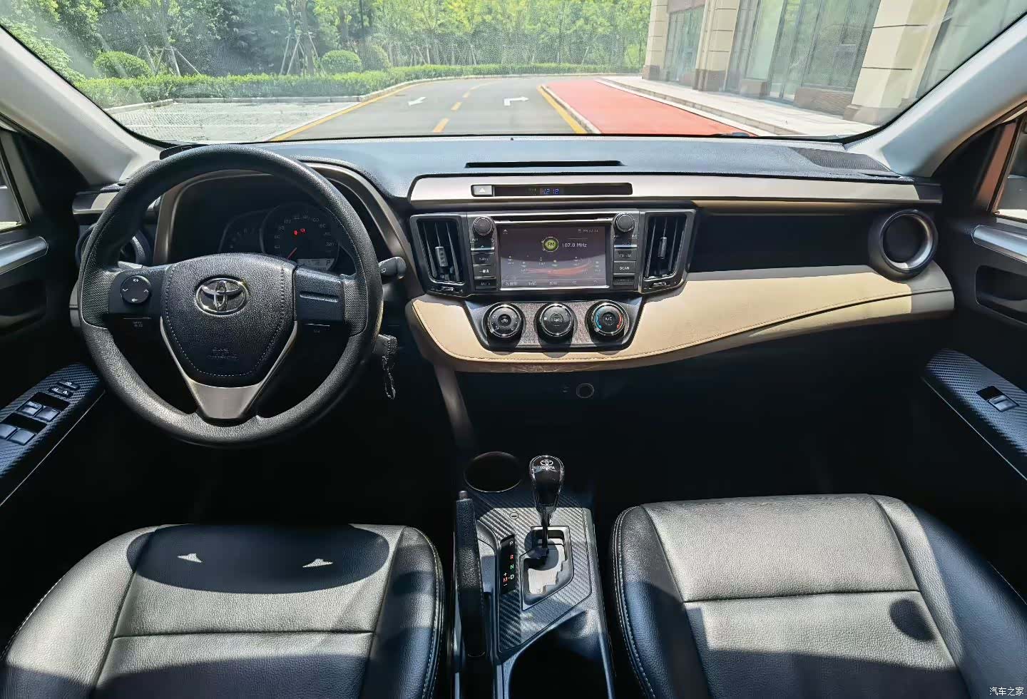 Toyota RAV4, 2014 8