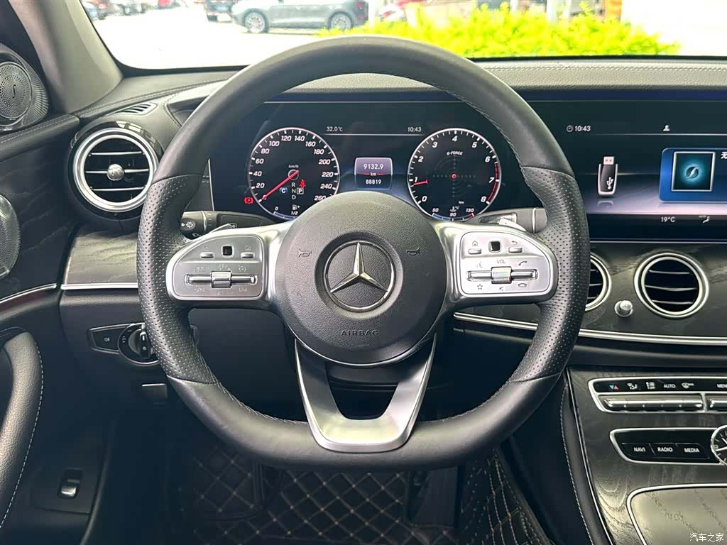 Mercedes-Benz E-Class, 2019 15