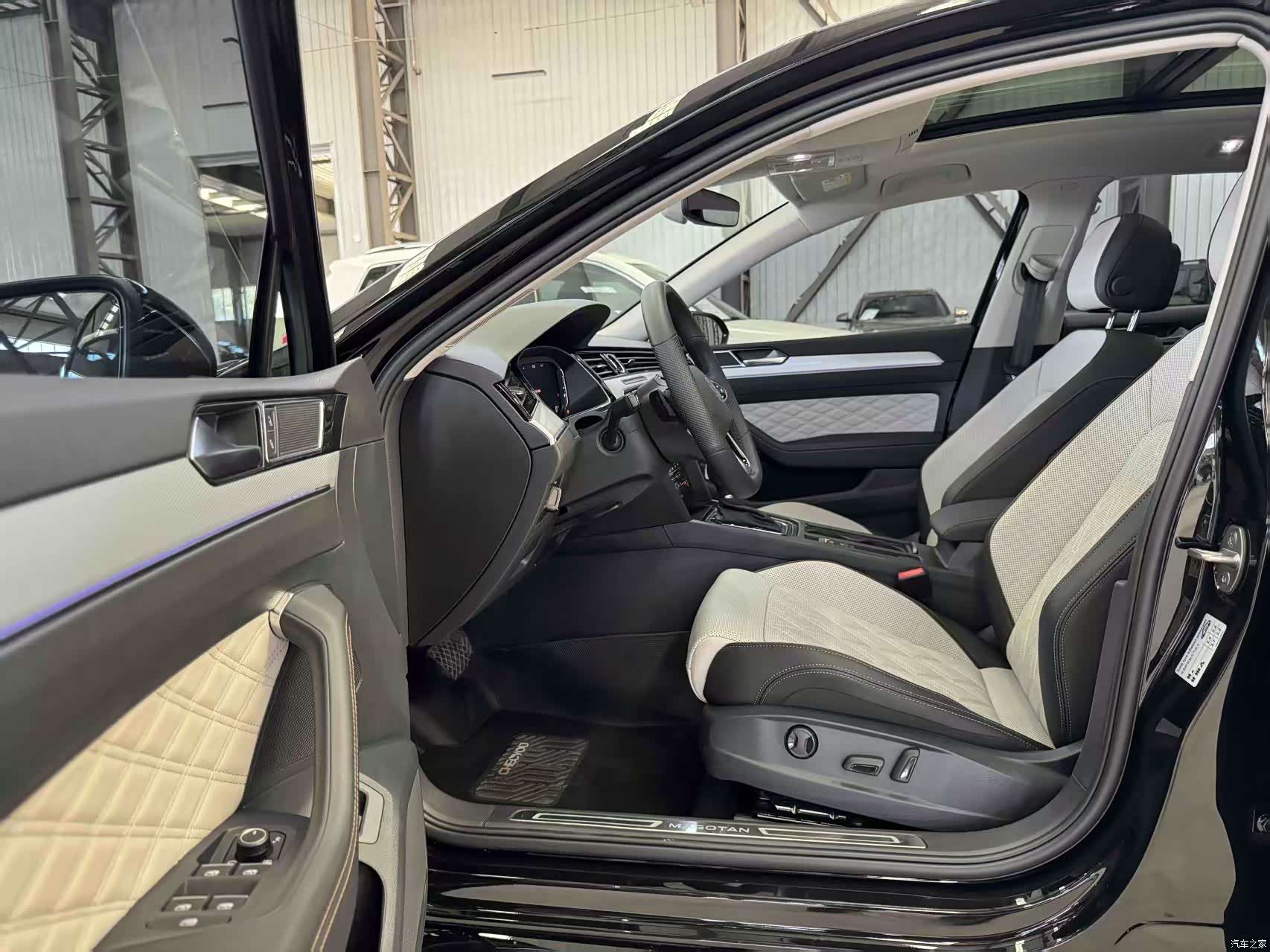 Volkswagen Magotan, 2025 11