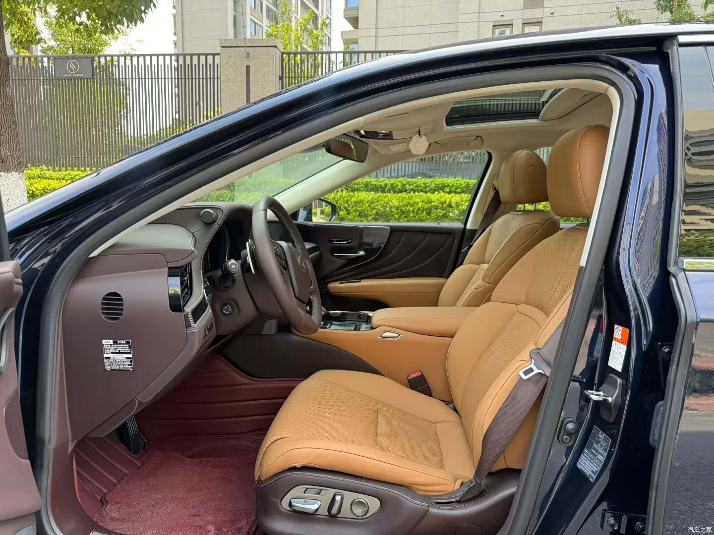 Lexus LS, 2020 8