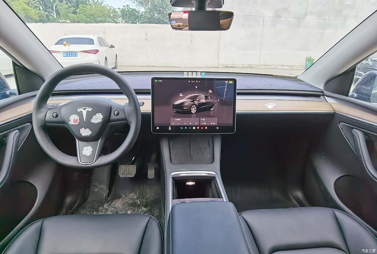 Tesla Model Y, 2023 9