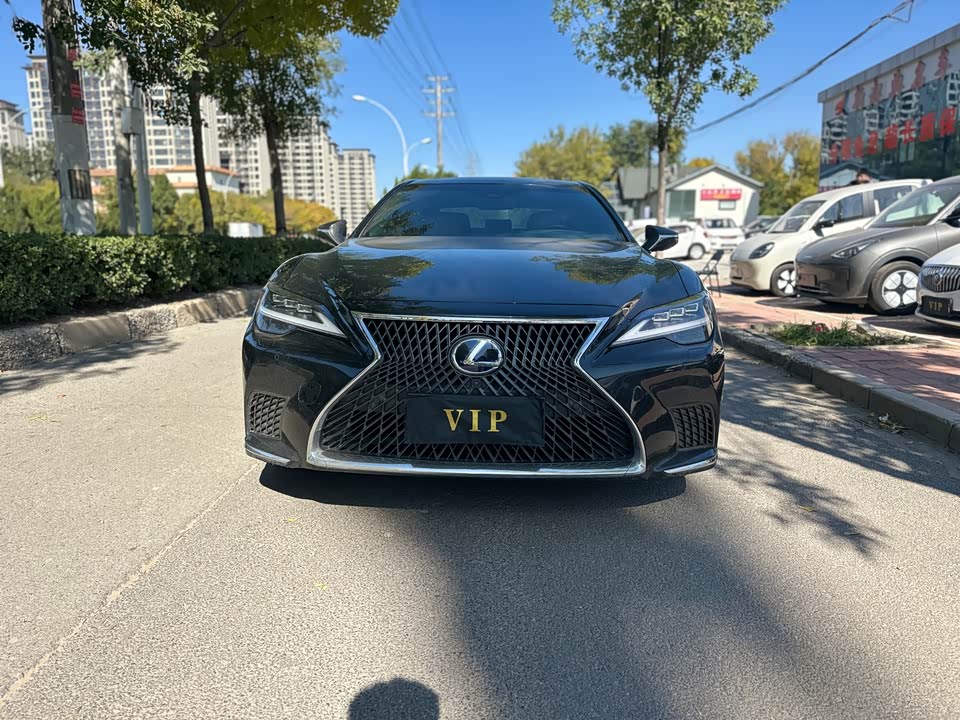 Lexus LS