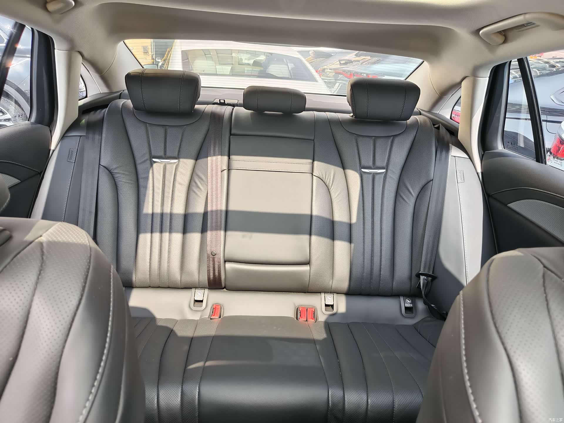 Hongqi H5, 2023 12