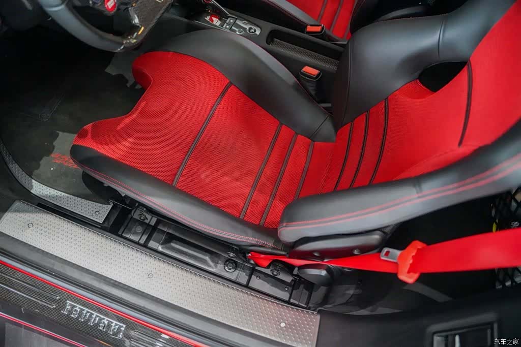 Ferrari 458, 2015 13
