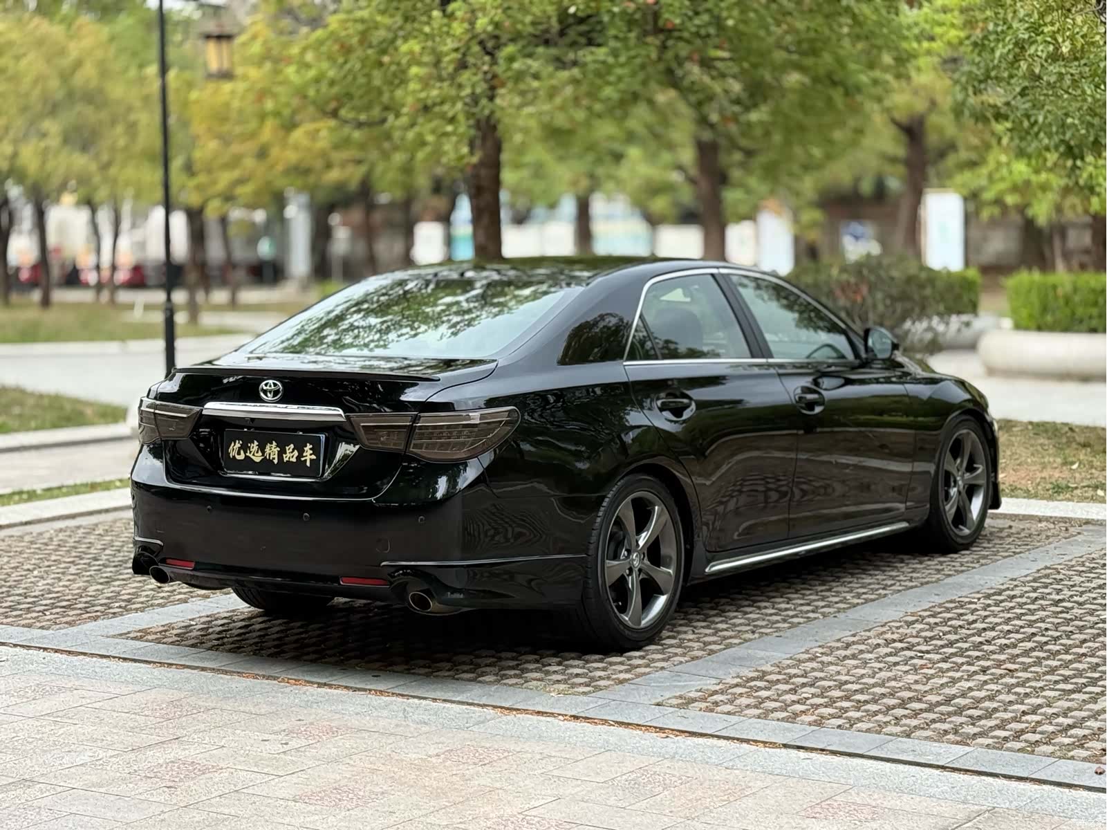 Toyota 2.5V, 2013 9