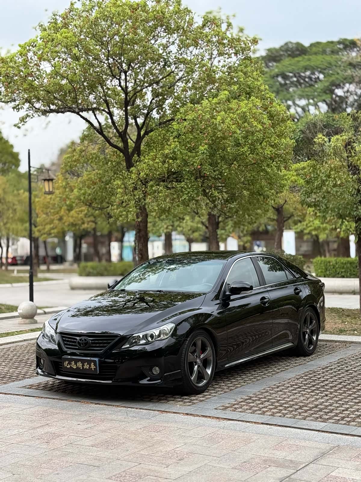 Toyota 2.5V, 2013 19