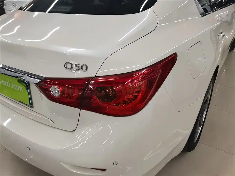 Infiniti Q50L