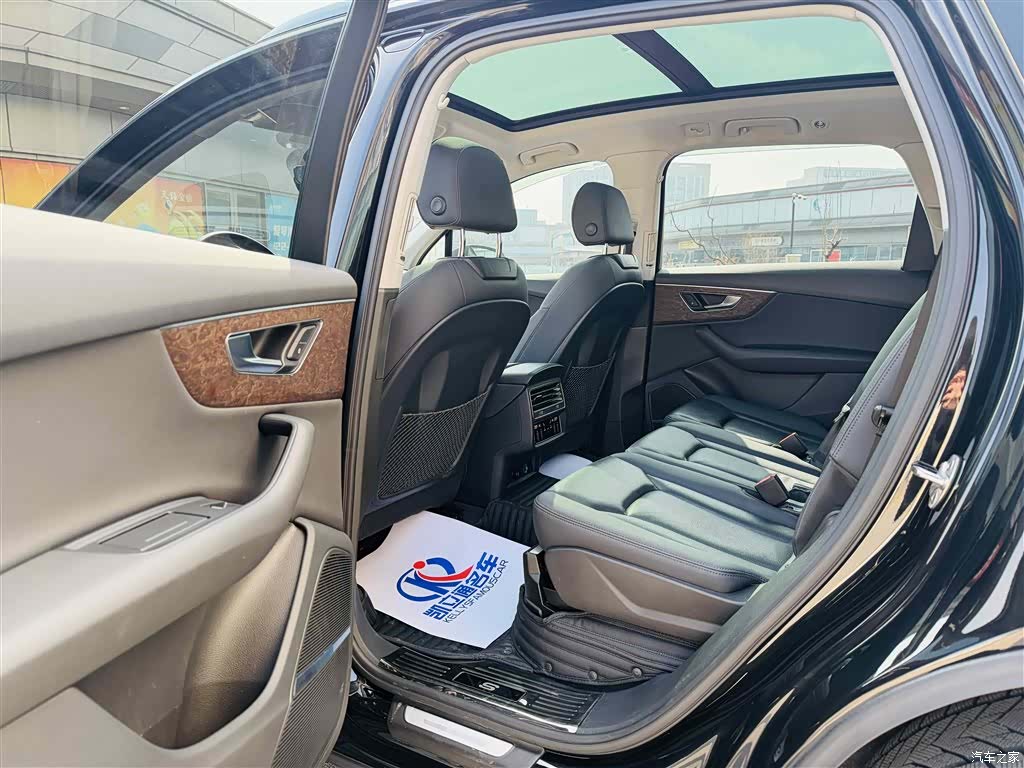 Audi Q7, 2022 7