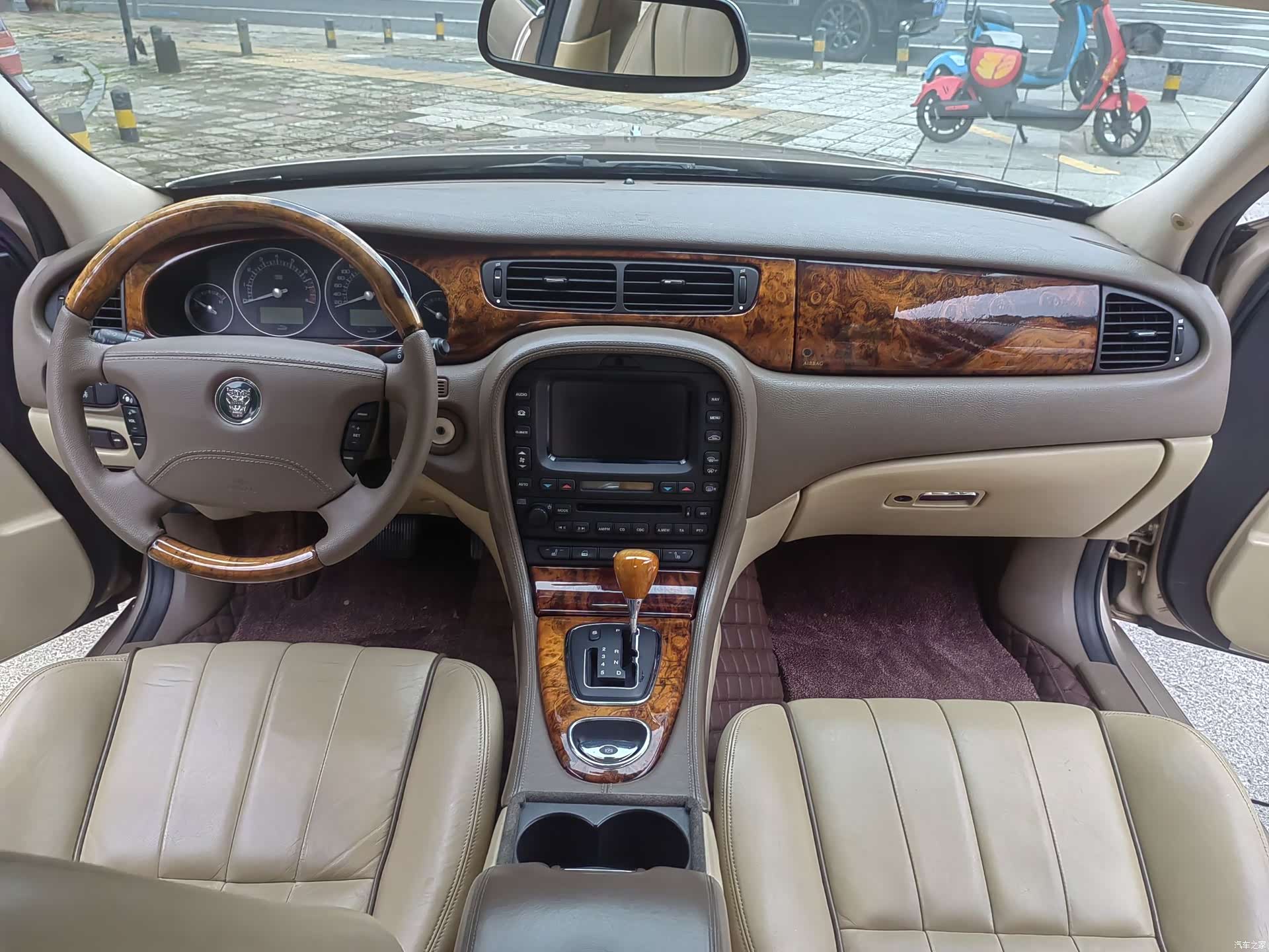 Jaguar S-TYPE, 2005 12