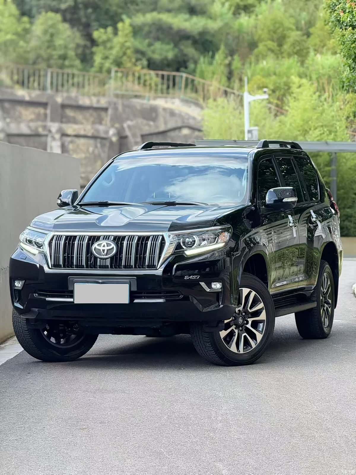 Toyota Prado, 2023 1