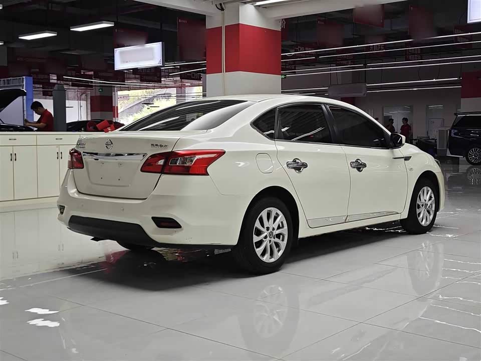 Nissan Xuan Yi