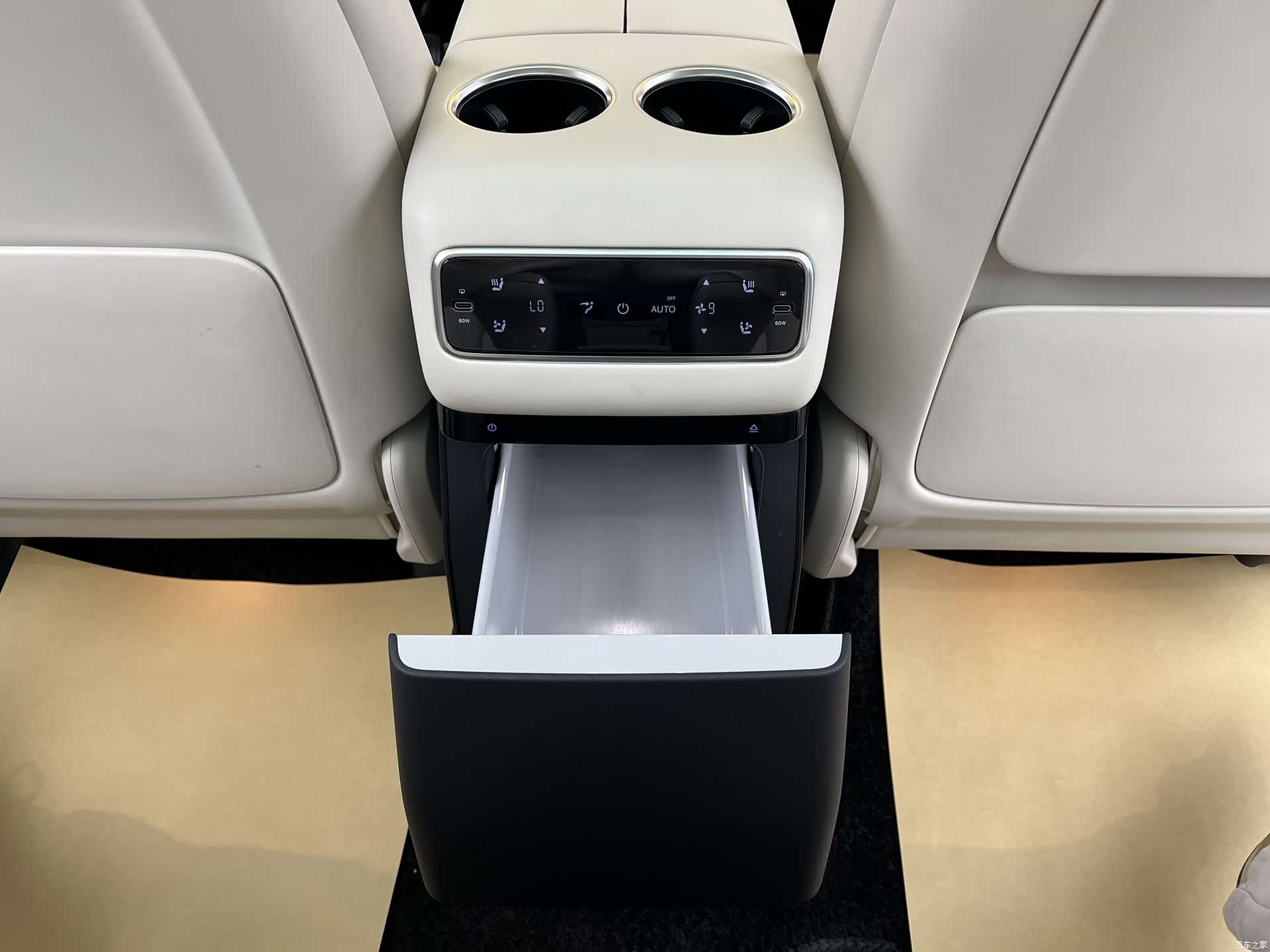 Li Auto MEGA, 2024 33